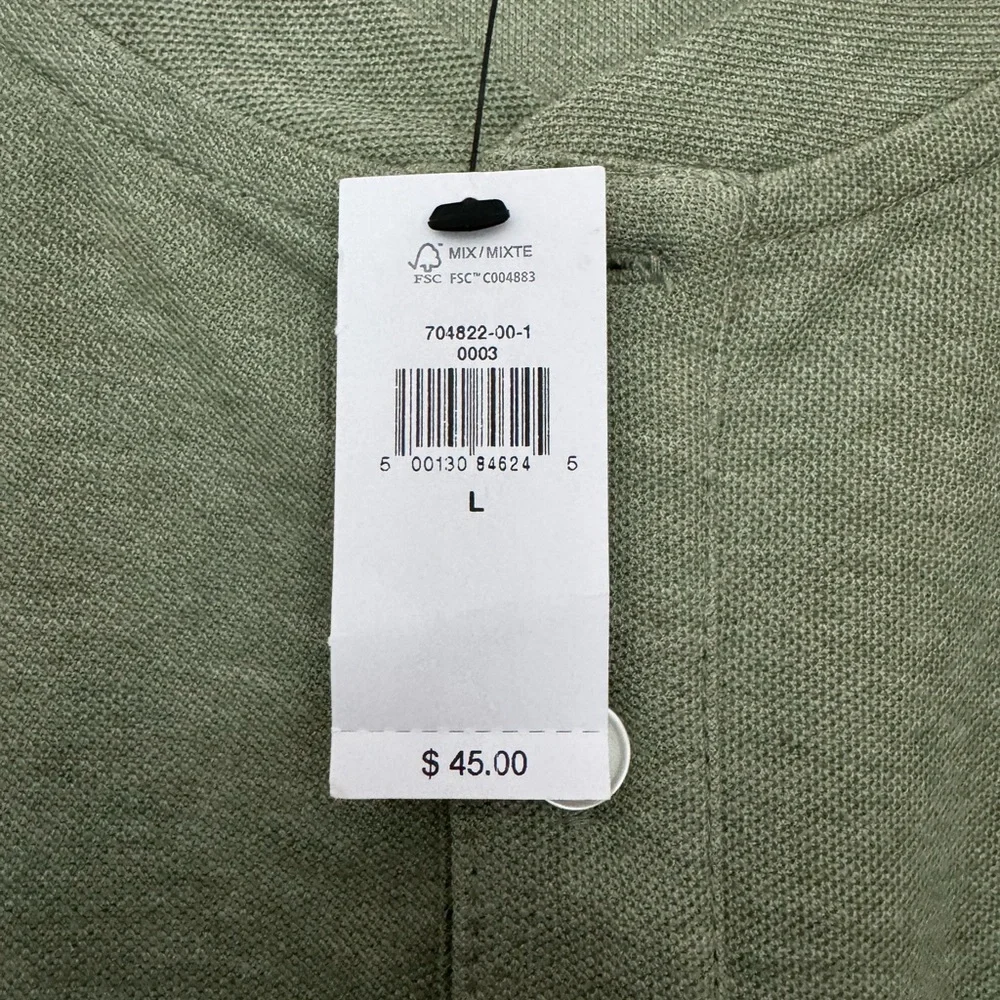 Men's BANANA REPUBLIC Cotton Short Sleeve Henley pullover shirt.